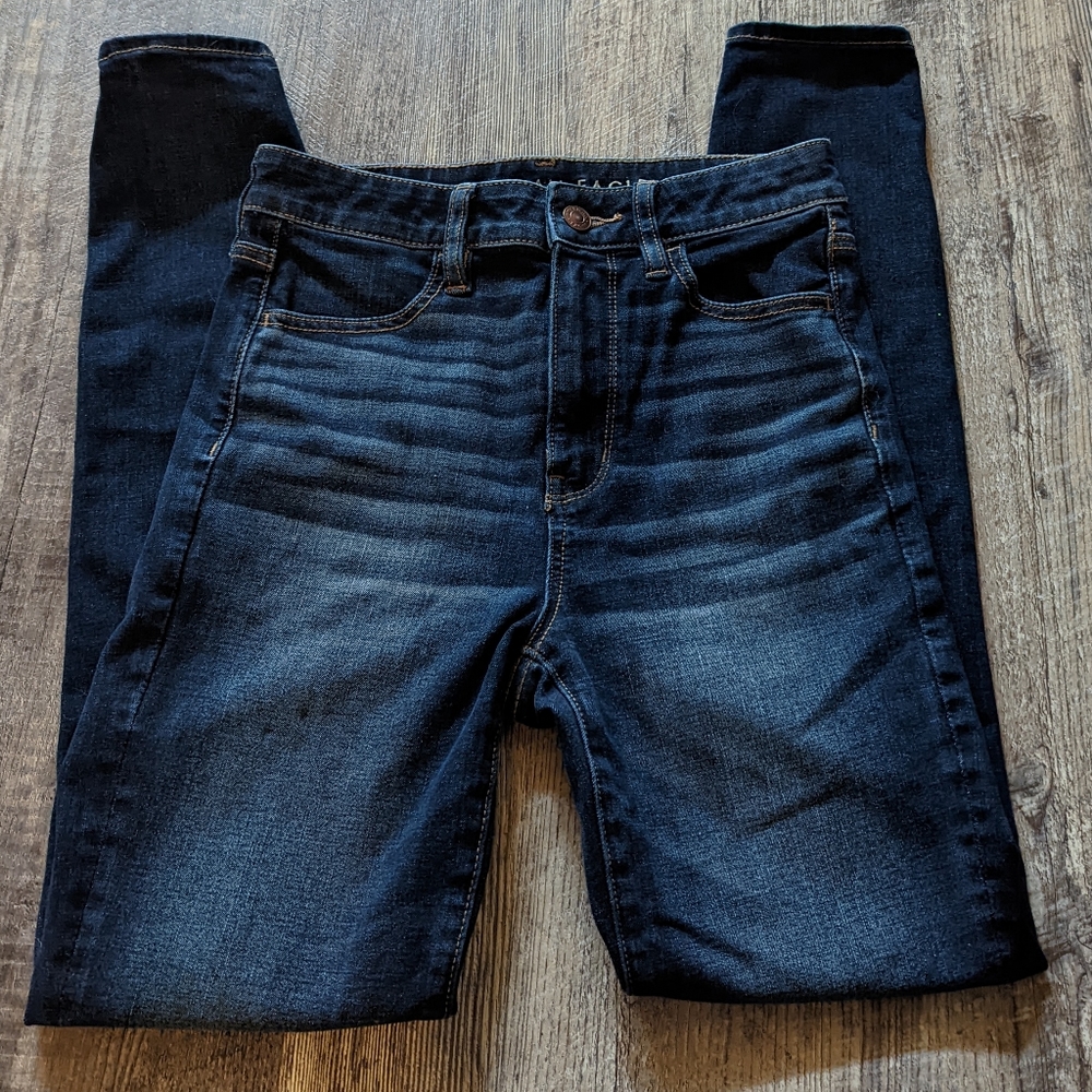 American Eagle size 2R dark wash skinny jeans